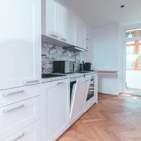 因斯布鲁克赫尔岑文公寓