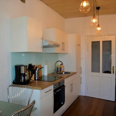 因斯布鲁克赫尔岑文公寓 公寓 *